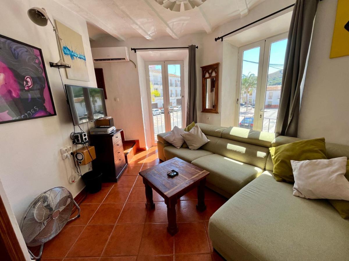 Spanish Town House Эль-Чорро Экстерьер фото